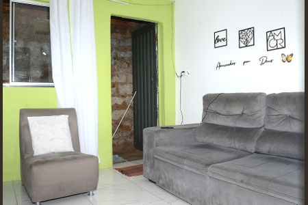 Casa para alugar com 60m², 2 quartos e 1 vagaSala