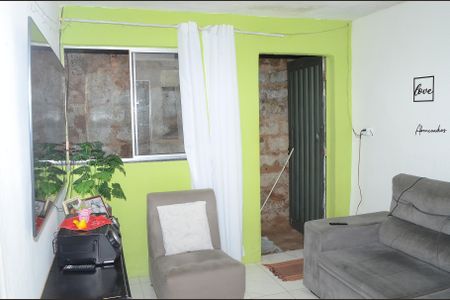 Sala de casa para alugar com 2 quartos, 60m² em Jardim Vitoria, Belo Horizonte