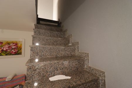 Apartamento para alugar com 110m², 2 quartos e 2 vagasEscada para a cobertura