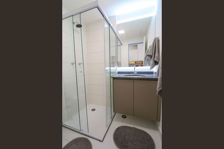 Banheiro de kitnet/studio para alugar com 1 quarto, 26m² em Vila Cordeiro, São Paulo