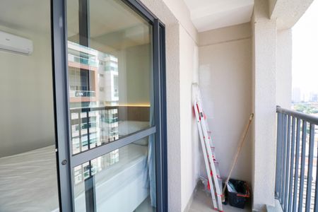 Varanda de kitnet/studio para alugar com 1 quarto, 26m² em Vila Cordeiro, São Paulo