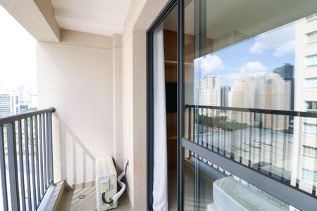 Varanda de kitnet/studio para alugar com 1 quarto, 26m² em Vila Cordeiro, São Paulo