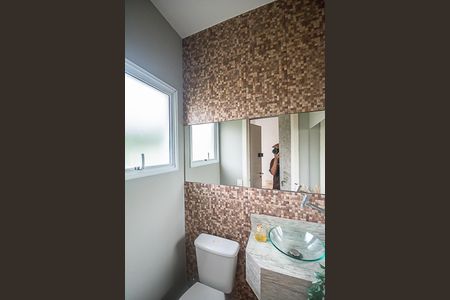 Casa de condomínio à venda com 193m², 4 quartos e 7 vagasLavabo