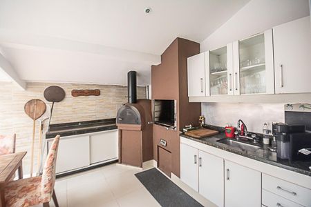 Casa de condomínio à venda com 193m², 4 quartos e 7 vagasVaranda gourmet