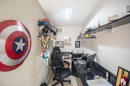 Casa de condomínio à venda com 193m², 4 quartos e 7 vagasEscritório