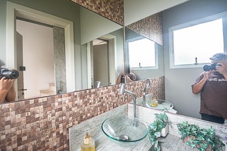 Casa de condomínio à venda com 193m², 4 quartos e 7 vagasLavabo