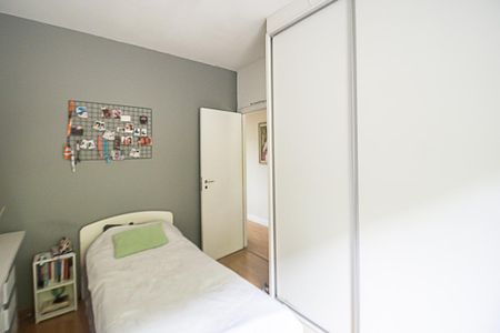 Casa de condomínio à venda com 193m², 4 quartos e 7 vagasQuarto 2