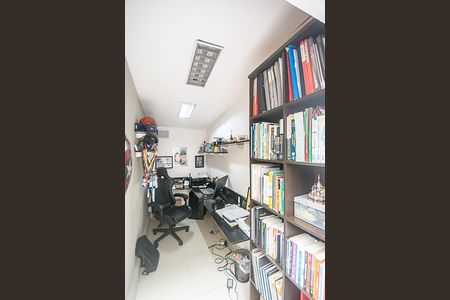 Casa de condomínio à venda com 193m², 4 quartos e 7 vagasEscritório