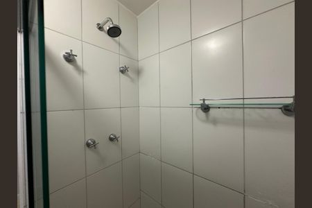 Apartamento para alugar com 74m², 2 quartos e 2 vagas Apartamento para alugar com 74m², 2 quartos e 2 vagasBanheiro