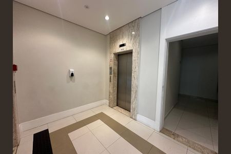 Apartamento para alugar com 74m², 2 quartos e 2 vagas Apartamento para alugar com 74m², 2 quartos e 2 vagasHall de entrada