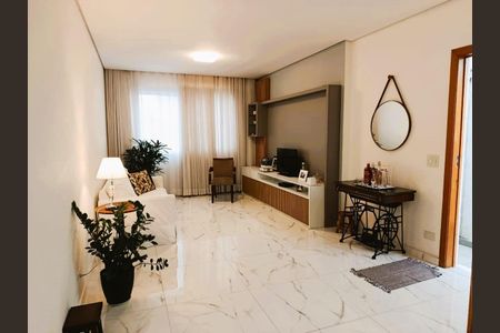 Casa à venda com 3 quartos, 250m² em Vila Prudente, São Paulo