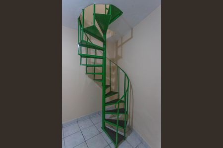 Casa para alugar com 50m², 2 quartos e sem vaga Casa para alugar com 50m², 2 quartos e sem vagaEscada