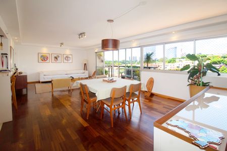 Apartamento à venda com 157m², 3 quartos e 2 vagas