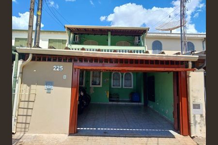 Casa à venda com 75m², 4 quartos e 2 vagasFoto 02