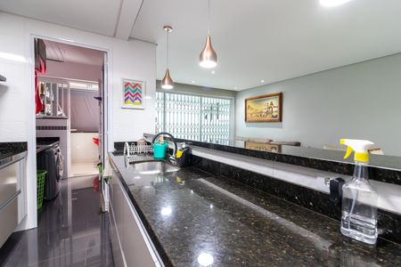 Casa à venda com 192m², 3 quartos e 3 vagas Casa à venda com 192m², 3 quartos e 3 vagasCozinha