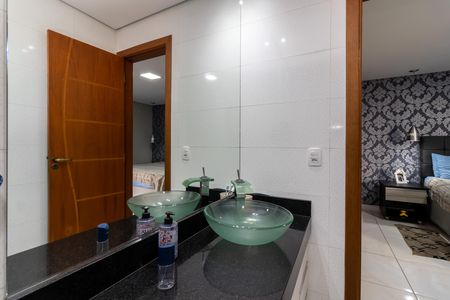 Casa à venda com 192m², 3 quartos e 3 vagas Casa à venda com 192m², 3 quartos e 3 vagasBanheiro da Suíte 1