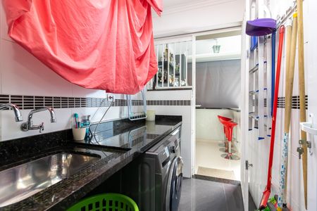 Casa à venda com 192m², 3 quartos e 3 vagas Casa à venda com 192m², 3 quartos e 3 vagasÁrea de Serviço