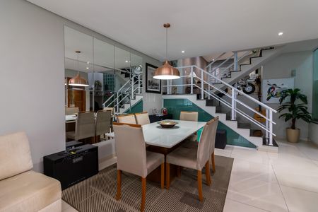 Casa à venda com 192m², 3 quartos e 3 vagas Casa à venda com 192m², 3 quartos e 3 vagasSala de Jantar