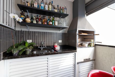 Casa à venda com 192m², 3 quartos e 3 vagas Casa à venda com 192m², 3 quartos e 3 vagasChurrasqueira