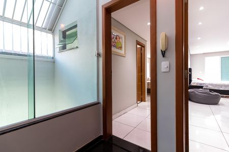 Casa à venda com 192m², 3 quartos e 3 vagas Casa à venda com 192m², 3 quartos e 3 vagasEscada dos Quartos