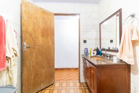 Casa para alugar com 150m², 2 quartos e 2 vagas Casa para alugar com 150m², 2 quartos e 2 vagasBanheiro do Piso Superior