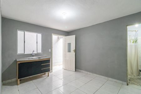 Cozinha de casa para alugar com 1 quarto, 50m² em Jardim Silveira, Barueri
