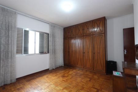 Casa à venda com 244m², 3 quartos e 3 vagasQuarto 2