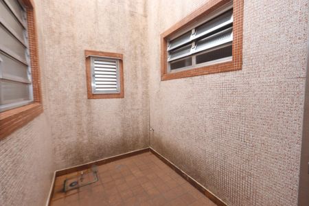 Casa à venda com 244m², 3 quartos e 3 vagasHall e Jardim de Inverno