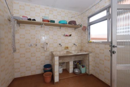 Casa à venda com 244m², 3 quartos e 3 vagasLavanderia