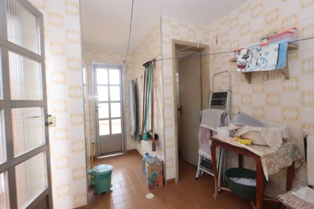 Casa à venda com 244m², 3 quartos e 3 vagasLavanderia