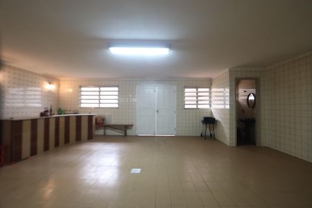 Casa à venda com 244m², 3 quartos e 3 vagasSalão e Garagem
