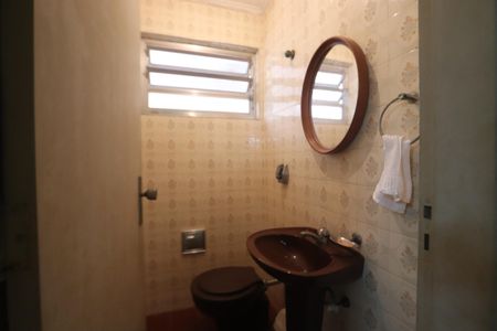 Casa à venda com 244m², 3 quartos e 3 vagasLavabo do Salão