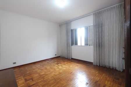 Casa à venda com 244m², 3 quartos e 3 vagasQuarto 2