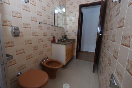 Casa à venda com 244m², 3 quartos e 3 vagasBanheiro Social