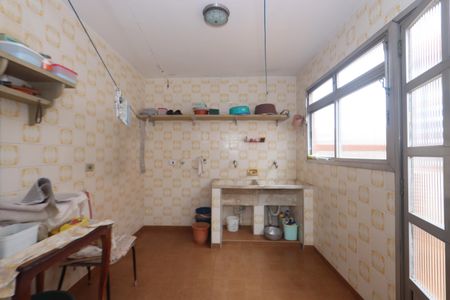 Casa à venda com 244m², 3 quartos e 3 vagasLavanderia