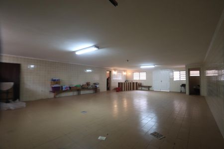 Casa à venda com 244m², 3 quartos e 3 vagasSalão e Garagem