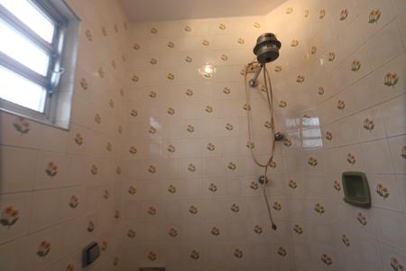 Casa à venda com 244m², 3 quartos e 3 vagasBanheiro de serviço