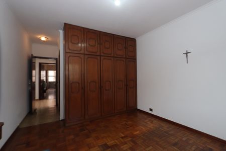 Casa à venda com 244m², 3 quartos e 3 vagasSuíte