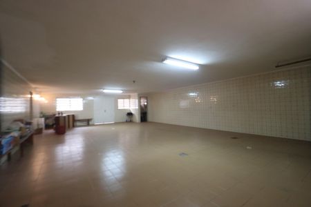 Casa à venda com 244m², 3 quartos e 3 vagasSalão e Garagem