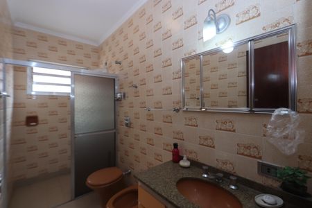 Casa à venda com 244m², 3 quartos e 3 vagasBanheiro Social