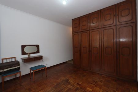 Casa à venda com 244m², 3 quartos e 3 vagasSuíte