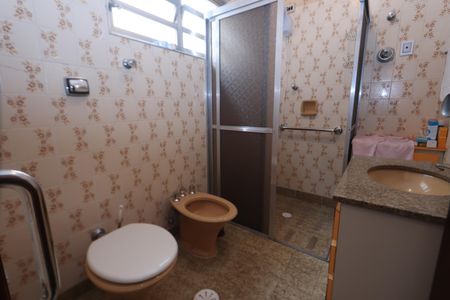 Casa à venda com 244m², 3 quartos e 3 vagasBanheiro da Suíte