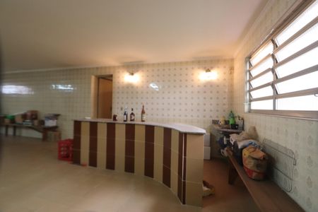 Casa à venda com 244m², 3 quartos e 3 vagasSalão e Garagem