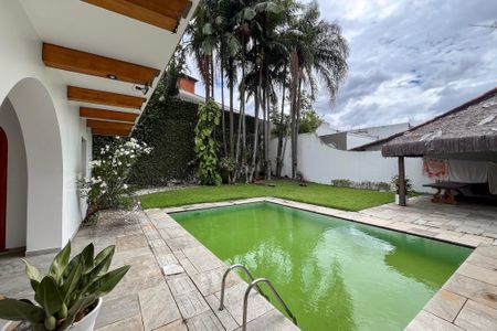 Casa à venda com 469m², 3 quartos e 8 vagasPiscina
