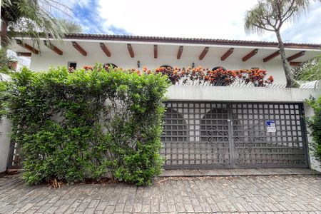 Casa à venda com 469m², 3 quartos e 8 vagasFachada