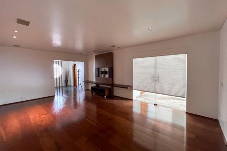 Casa à venda com 469m², 3 quartos e 8 vagasSala 1