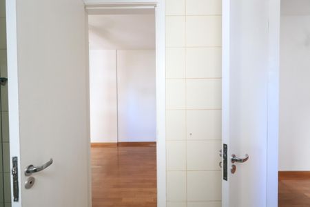 Apartamento para alugar com 177m², 4 quartos e 3 vagasBanheiro da Suíte 3 e 4
