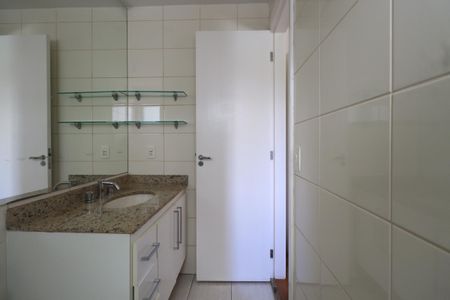 Apartamento para alugar com 177m², 4 quartos e 3 vagasBanheiro da Suíte 2