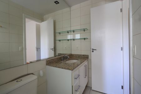 Apartamento para alugar com 177m², 4 quartos e 3 vagasBanheiro da Suíte 2