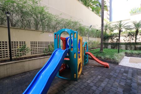 Apartamento para alugar com 177m², 4 quartos e 3 vagasÁrea comum - Playground